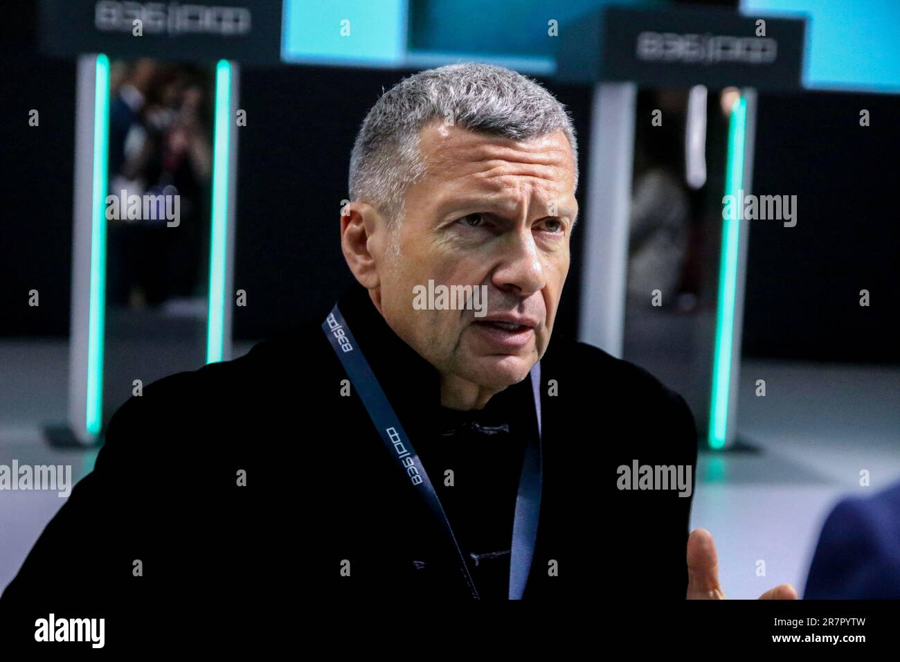 San Pietroburgo, Russia. 16th giugno, 2023. Vladimir Solovyev, noto come giornalista Vladimir Soloviev, Anchor al Salone televisivo 'Domenica sera con Vladimir Solovyov' partecipa a una sessione di Business-Contact con Vladimir Soloviev nel quadro della St Petersburg International Economic Forum 2023 (SPIEF 2023). Credit: SOPA Images Limited/Alamy Live News Foto Stock