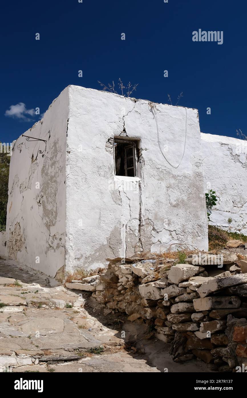 Vista su un edificio molto vecchio in Grecia iOS Foto Stock