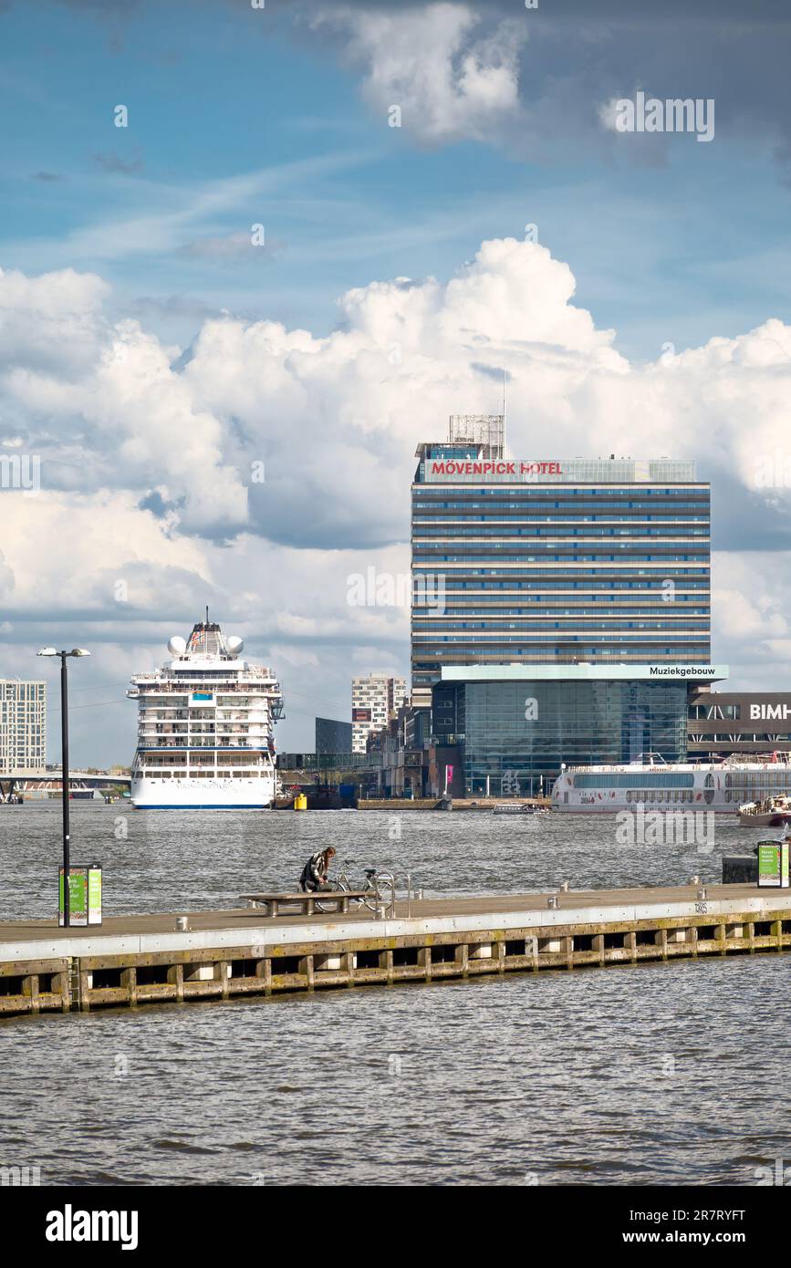 Amsterdam, Paesi Bassi - Movenpick Hotel by Claus en Kaan Architecten Foto Stock