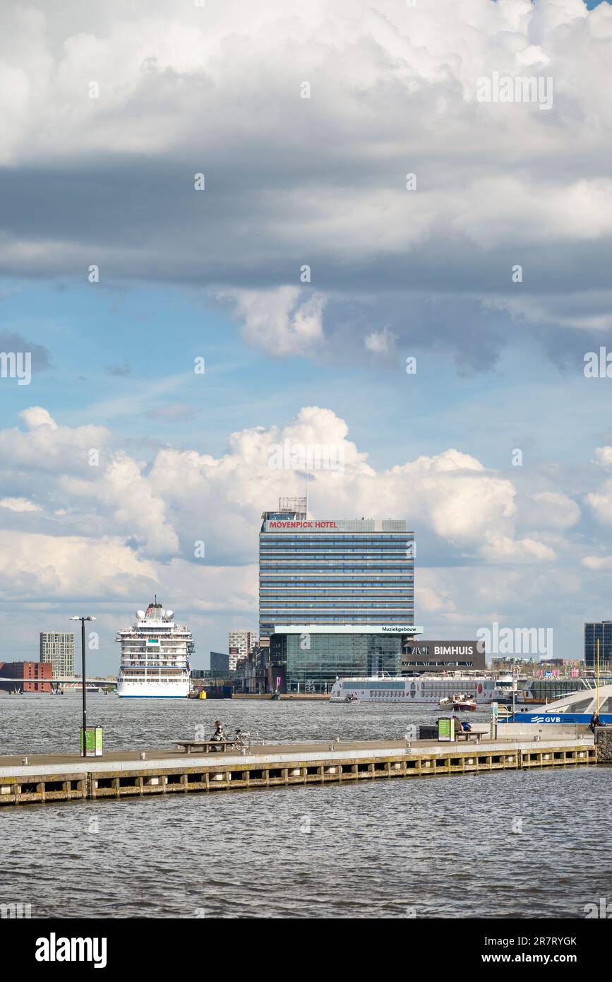 Amsterdam, Paesi Bassi - Movenpick Hotel by Claus en Kaan Architecten Foto Stock