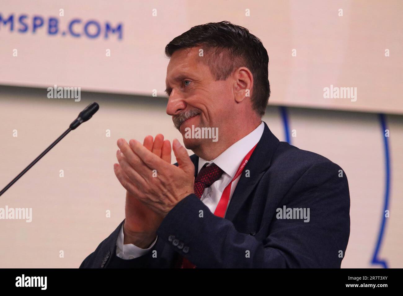 San Pietroburgo, Russia. 16th giugno, 2023. Victor But, un uomo d'affari russo condannato nel 2012 negli Stati Uniti per 25 anni in prigione per l'intenzione di effettuare illegalmente il traffico di armi e sostenere il terrore, partecipa a una sessione sul multiculturalismo vs valori tradizionali: L'aspetto etico nell'industria globale dell'intrattenimento e dei media nel quadro della St. Petersburg International Economic Forum 2023 (SPIEF 2023). Credit: SOPA Images Limited/Alamy Live News Foto Stock