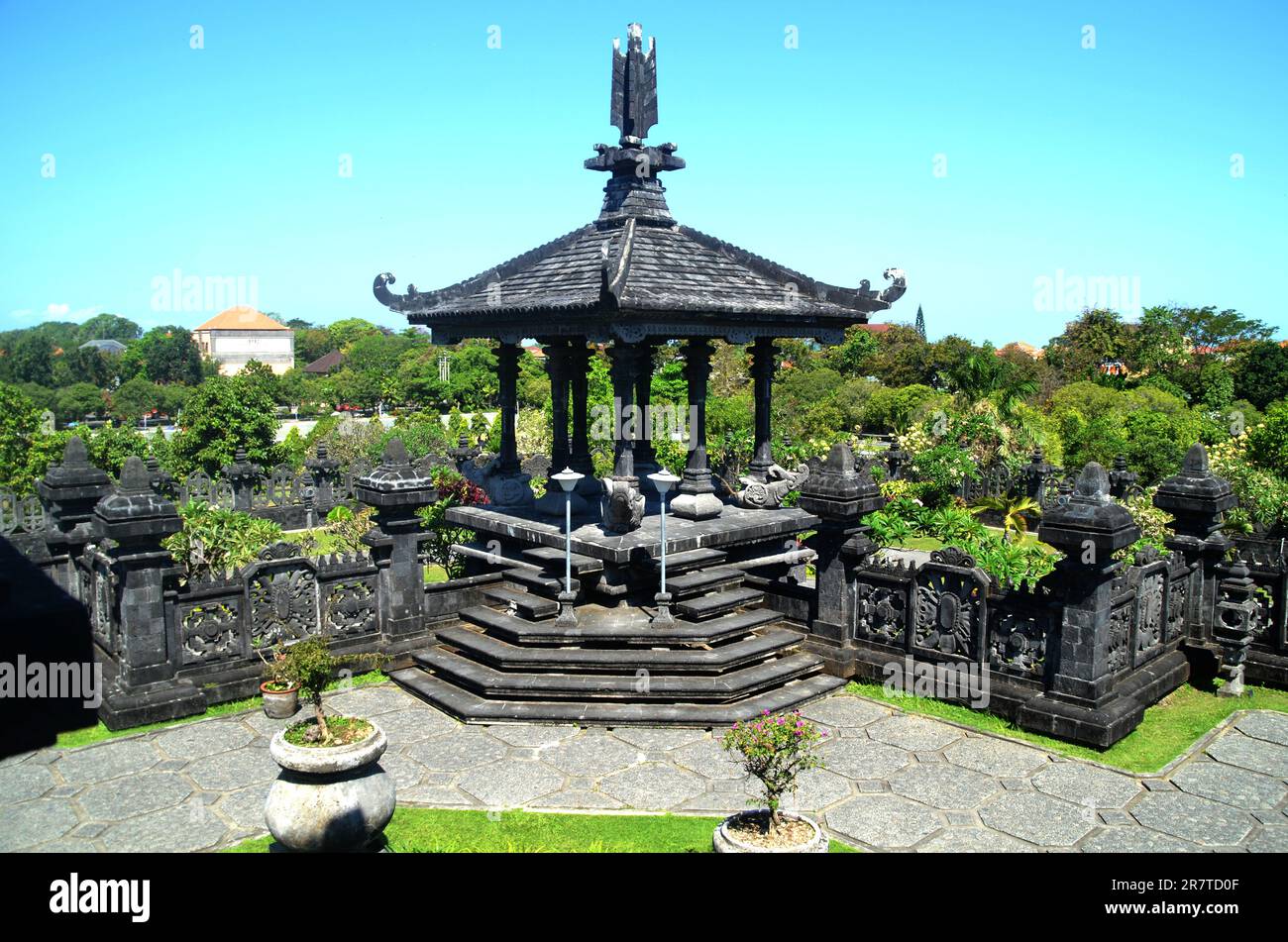 Fontana del Tempio nella città di Denpasar, isola di Bali Foto Stock