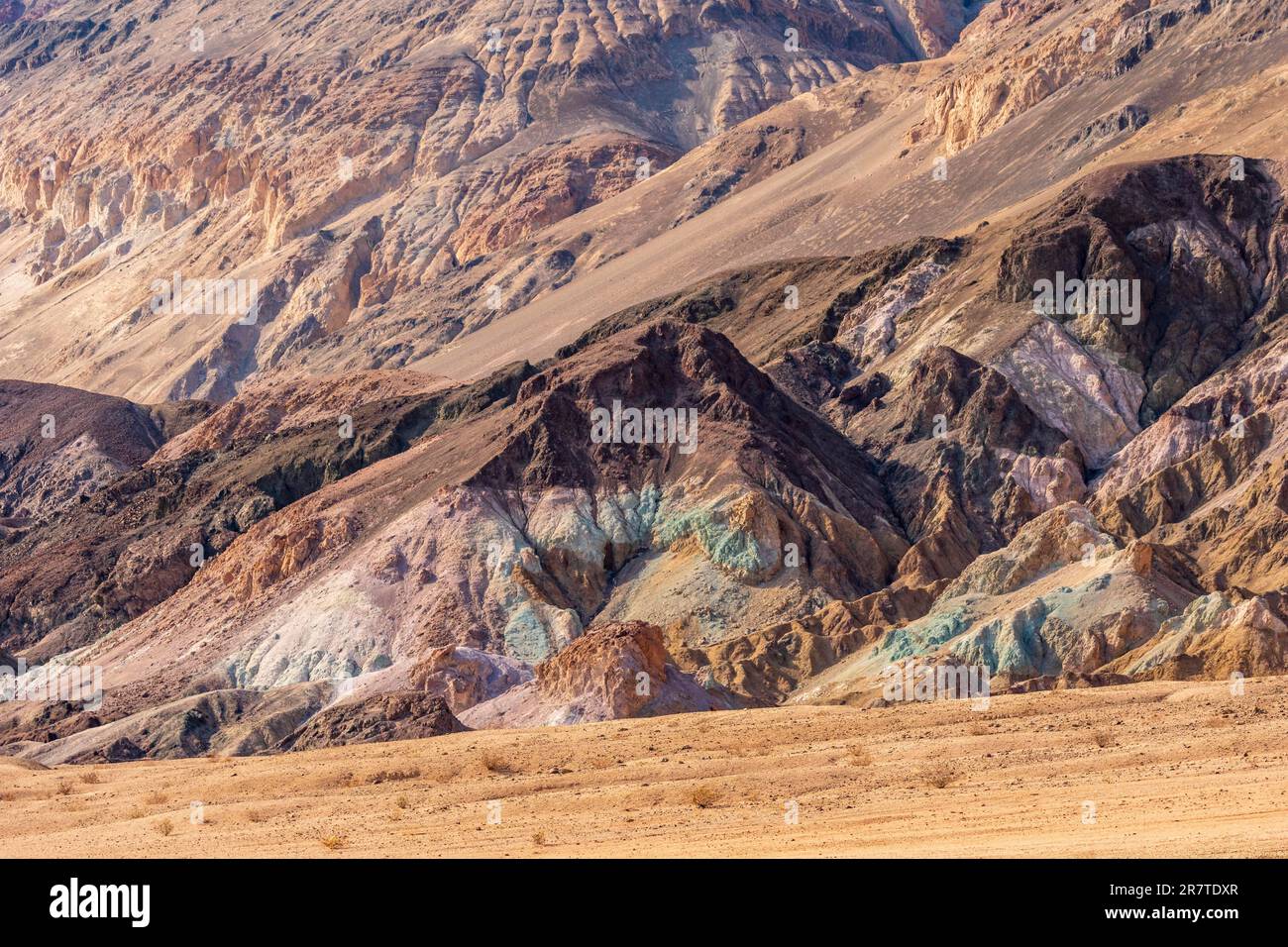 Roccia colorata all'Artists palette, Artists Drive, Death Valley National Park, California, USA Foto Stock