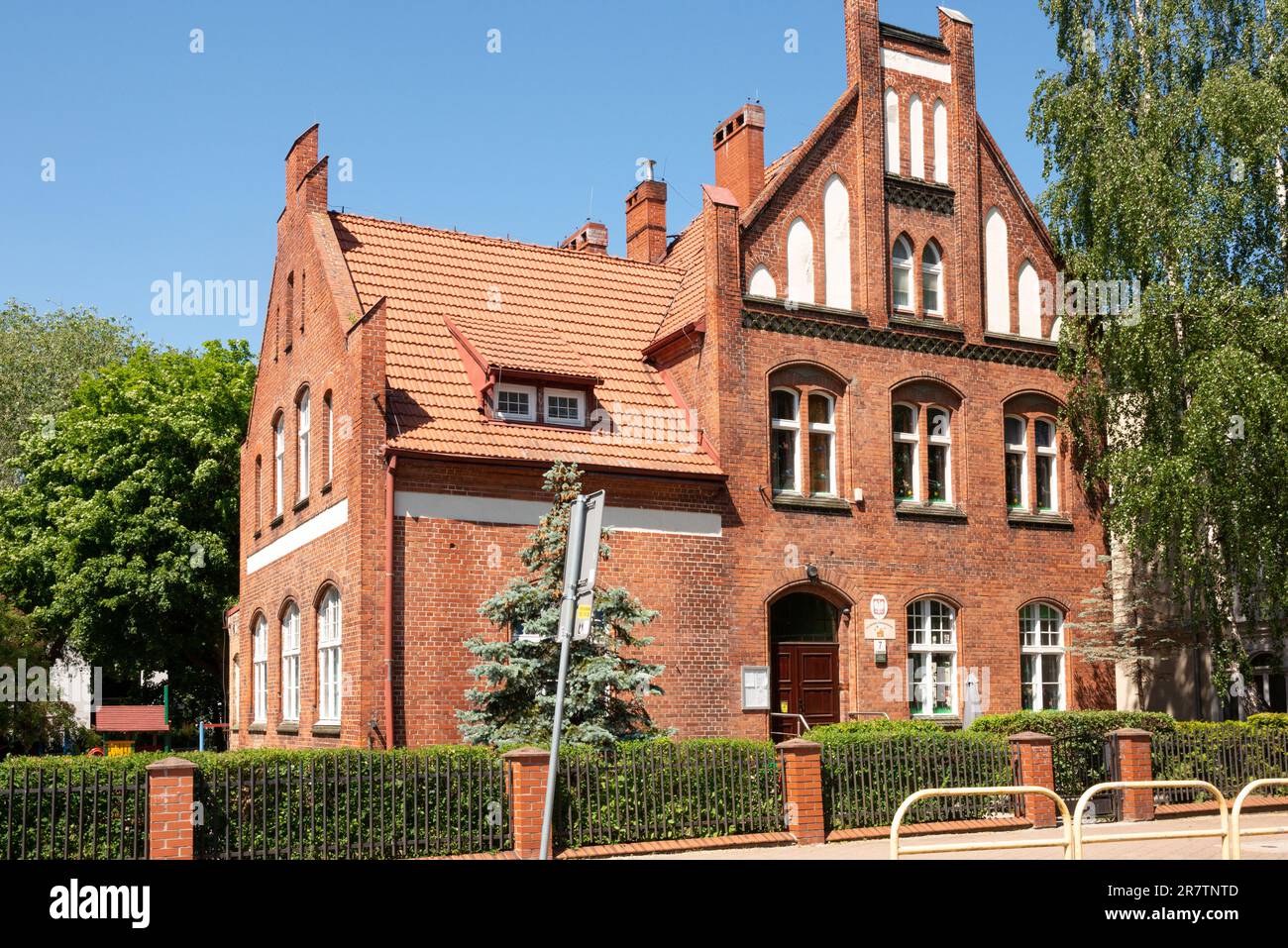 Facciata in mattoni prescolare Kindergarten nel quartiere di Oliwa, Danzica, Polonia, Pomerania, Europa, UE Foto Stock