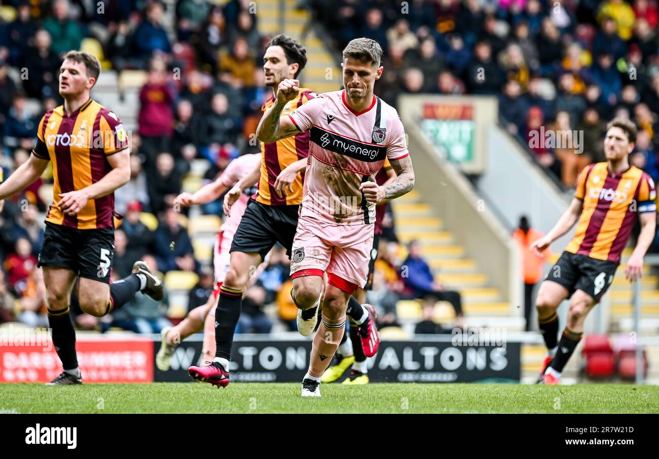 Gavan Holohan segna durante la partita di calcio Sky Bet EFL League Two tra Bradford City FC e Grimsby Town FC presso l'Università di Bradford Stad Foto Stock