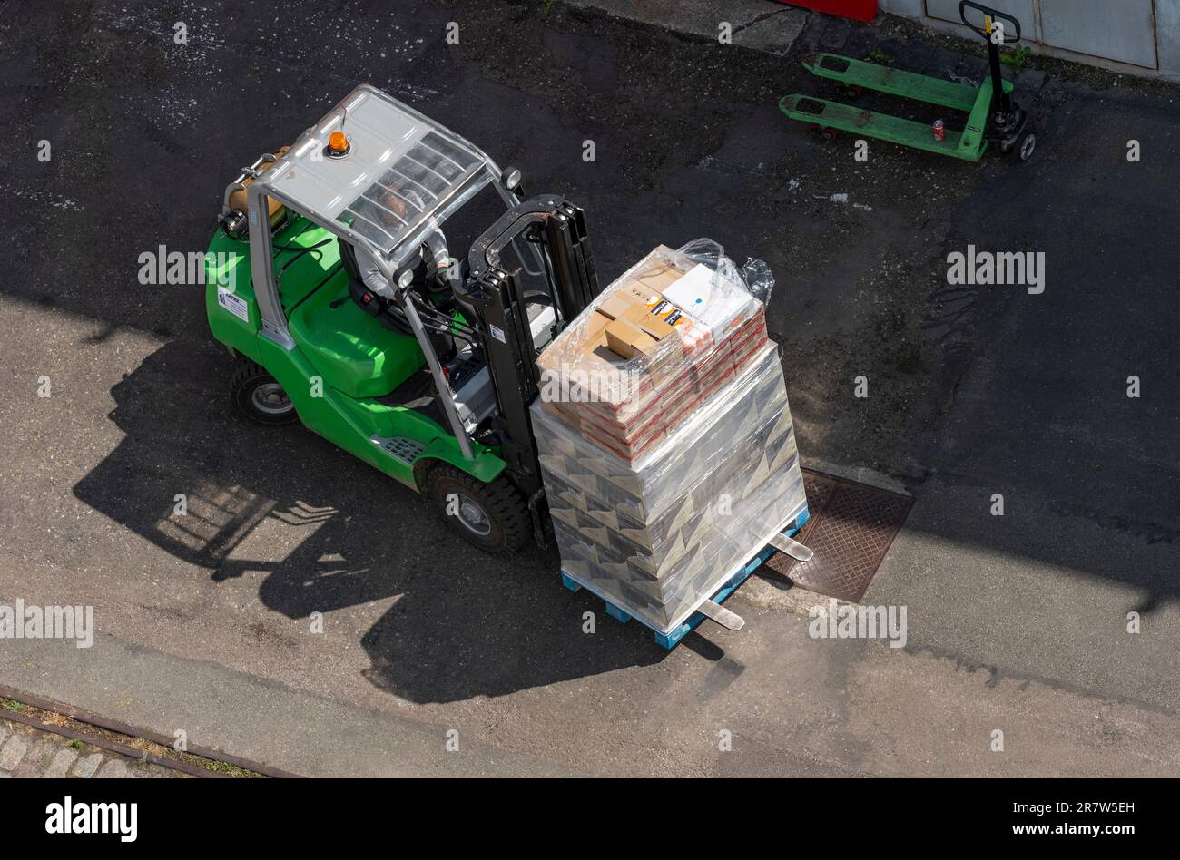 Le Havre, Francia, carrello elevatore alimentato a GPL navi di carico approvvigiona sul molo nel porto di le Havre. Foto Stock