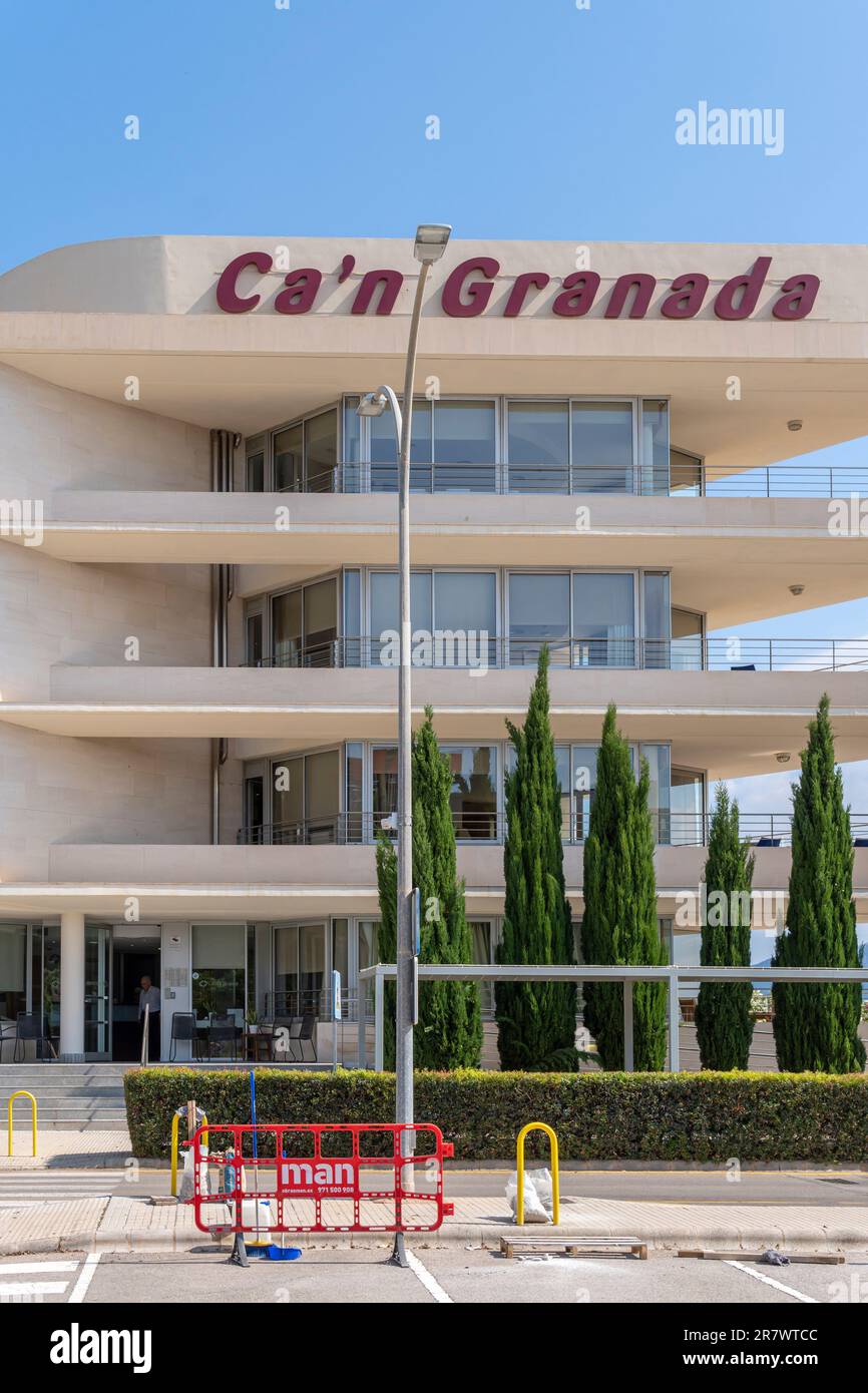 Palma de Mallorca, Spagna; 15 2023 giugno: Facciata principale della casa di Can Granada per gli anziani a Palma de Mallorca, Spagna Foto Stock