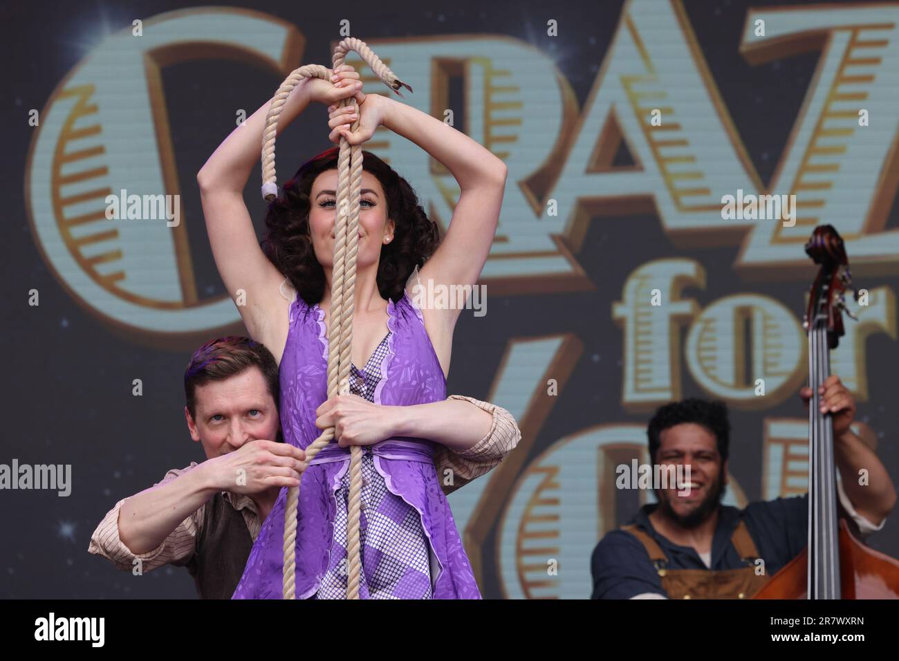 Londra, Regno Unito, 17th giugno 2023. Il West End DAL VIVO è tornato a Trafalgar Square nel centro di Londra per un weekend gratuito di teatro musicale. Le folle sono state intrattenuto con le migliori canzoni di produzioni attuali e nuove. Credit : Monica Wells/Alamy Live News Foto Stock