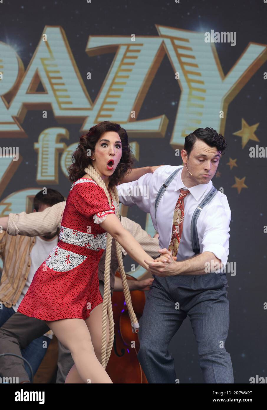 Londra, Regno Unito, 17th giugno 2023. Il West End DAL VIVO è tornato a Trafalgar Square nel centro di Londra per un weekend gratuito di teatro musicale. Le folle sono state intrattenuto con le migliori canzoni di produzioni attuali e nuove. Credit : Monica Wells/Alamy Live News Foto Stock