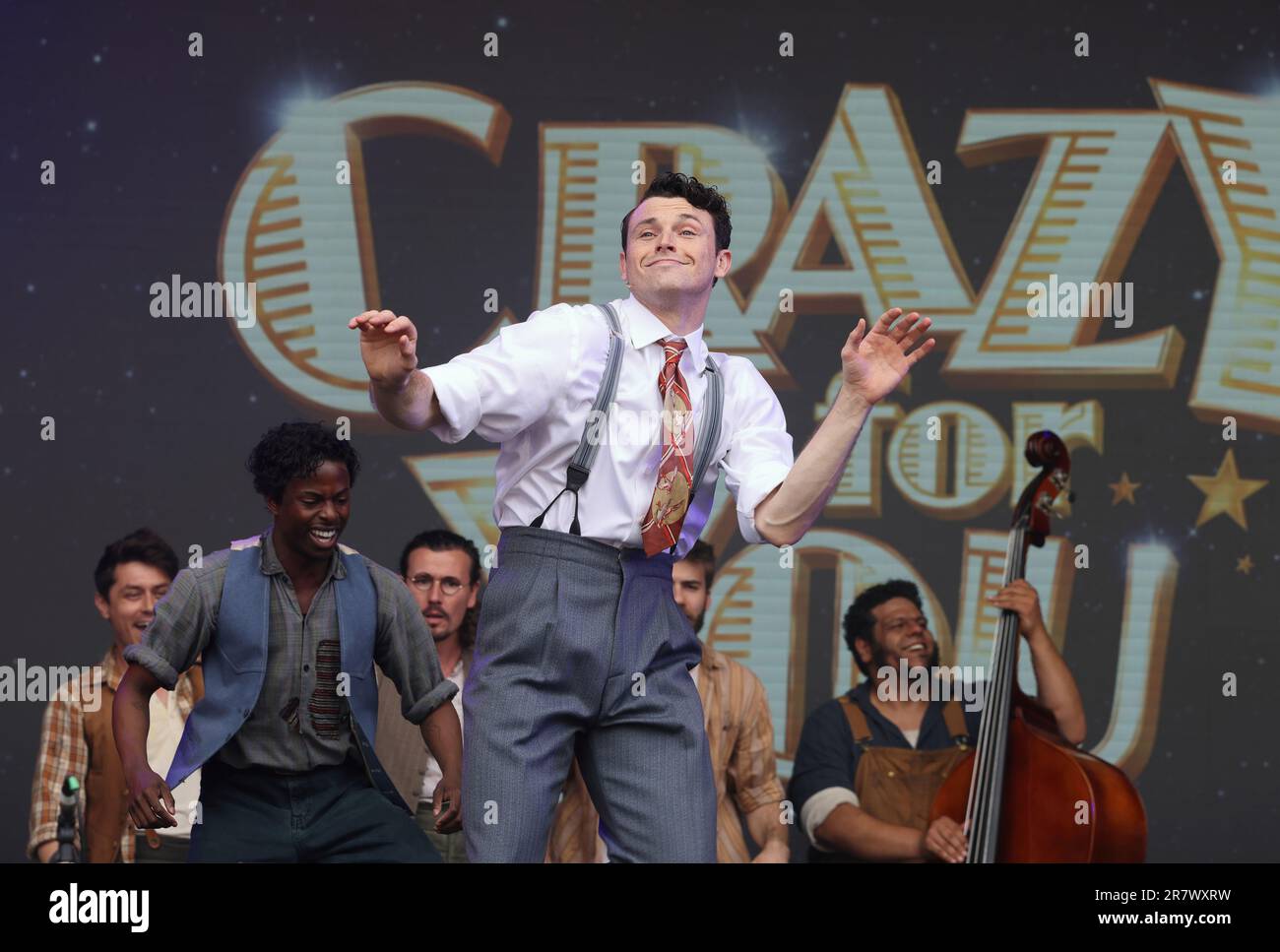 Londra, Regno Unito, 17th giugno 2023. Il West End DAL VIVO è tornato a Trafalgar Square nel centro di Londra per un weekend gratuito di teatro musicale. Le folle sono state intrattenuto con le migliori canzoni di produzioni attuali e nuove. Credit : Monica Wells/Alamy Live News Foto Stock