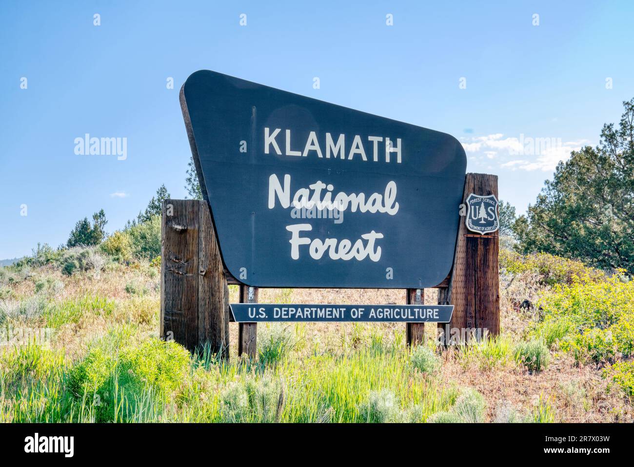 Cartello di benvenuto Klamath National Forest vicino a Siskiyou, California Foto Stock