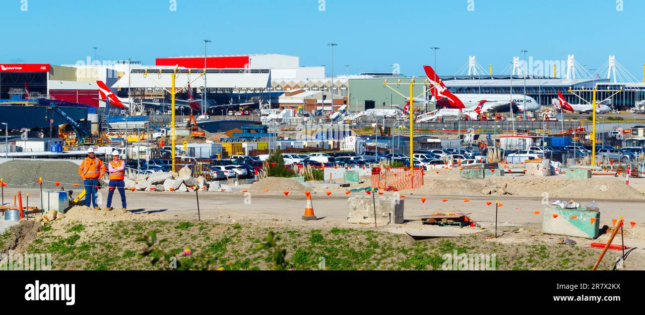 Costruzione del progetto 'Sydney Gateway' a Sydney, Australia. Foto: Guardando verso sud-est verso il Terminal Nazionale dell'Aeroporto di Sydney da Sy Foto Stock