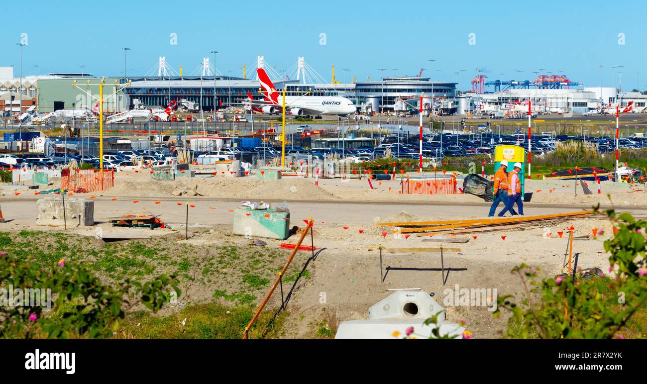 Costruzione del progetto 'Sydney Gateway' a Sydney, Australia. Foto: Guardando verso sud-est verso il Terminal Nazionale dell'Aeroporto di Sydney da Sy Foto Stock