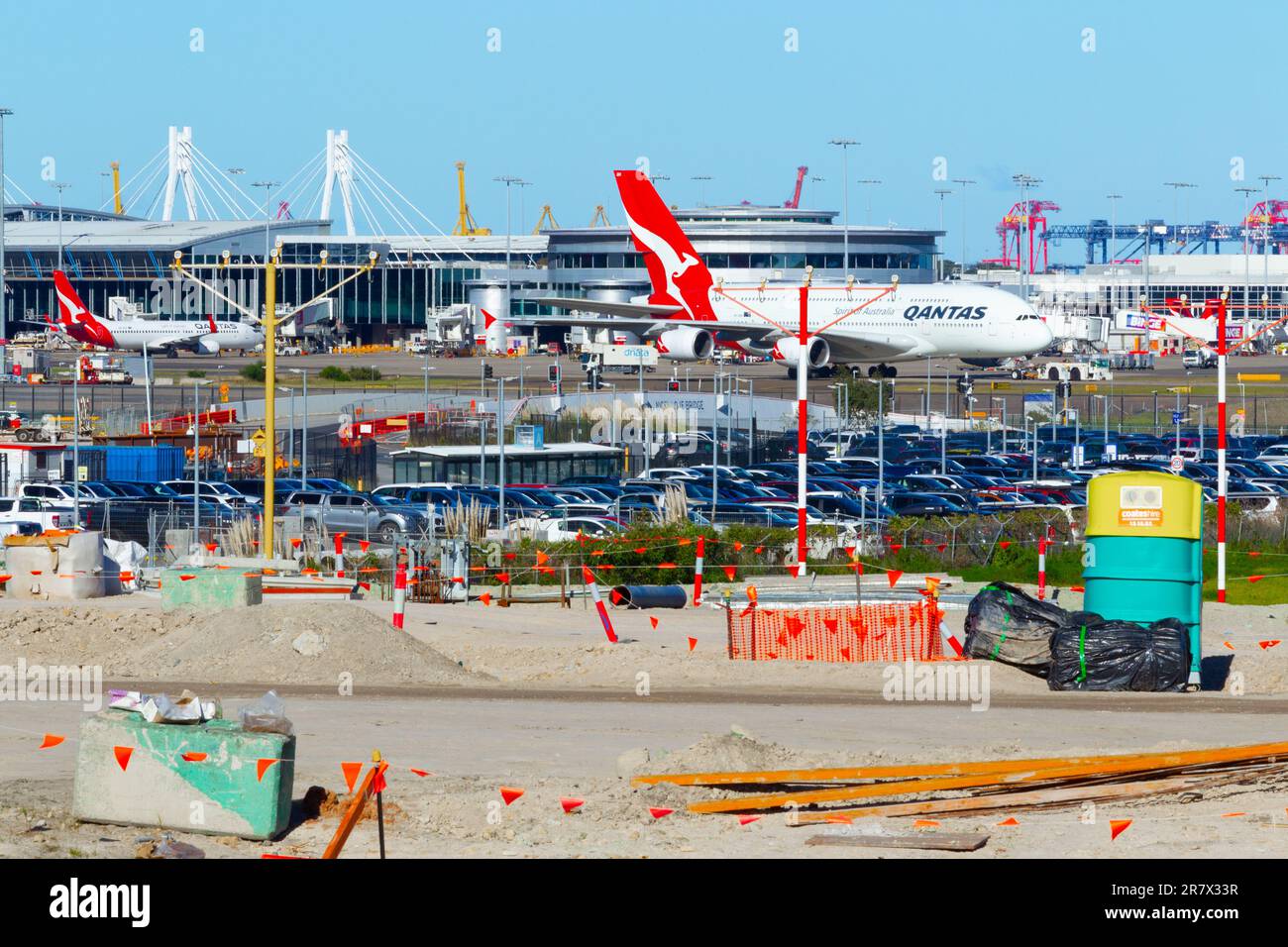 Costruzione del progetto 'Sydney Gateway' a Sydney, Australia. Foto: Guardando verso sud-est verso il Terminal Nazionale dell'Aeroporto di Sydney da Sy Foto Stock