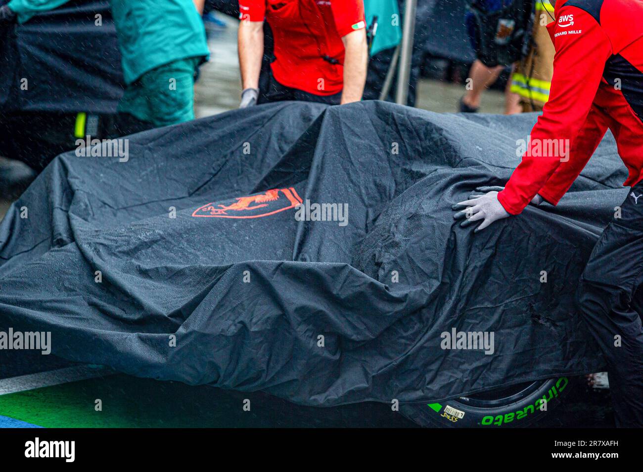 Montreal, Quebec, Canada. 17th giugno, 2023. Scuderia Ferrari Covered.During sessione di qualificazione Sabato 17th Giugno - FORMULA 1 PIRELLI GRAND PRIX DU CANADA 2023 - dal 15th al 18th Giugno 2023 al circuito di Gilles Villeneuve, Montreal, Quebec, Canada (Credit Image: © Alessio De Marco/ZUMA Press Wire) SOLO USO EDITORIALE! Non per USO commerciale! Foto Stock