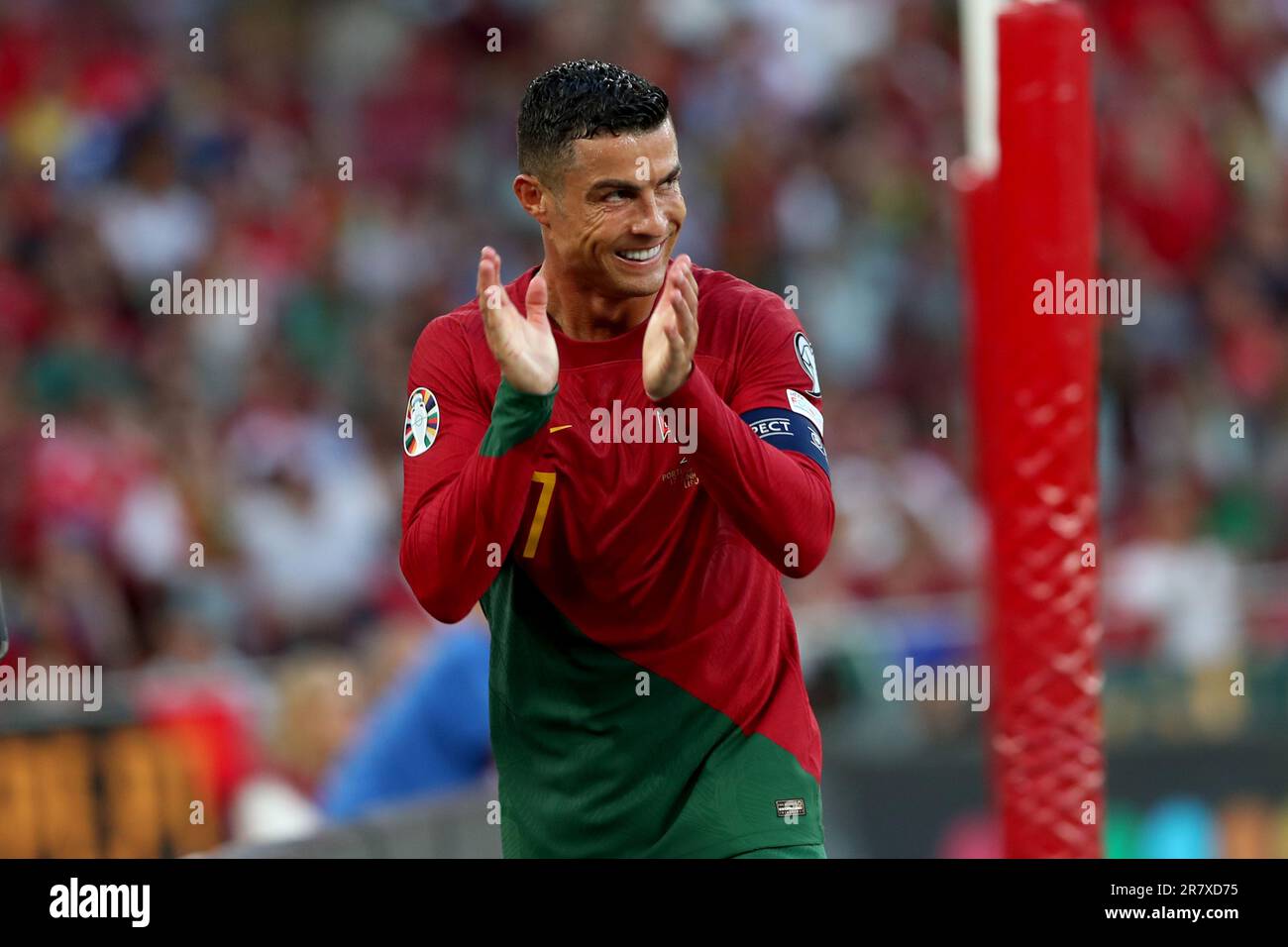 Lisbona, Portogallo. 17th giugno, 2023. Cristiano Ronaldo del Portogallo reagisce durante la partita di qualificazione UEFA euro 2024 gruppo J tra Portogallo e Bosnia-Erzegovina, allo stadio Luz di Lisbona, Portogallo, il 17 giugno 2023. Credit: Pedro Fiuza/Xinhua/Alamy Live News Foto Stock