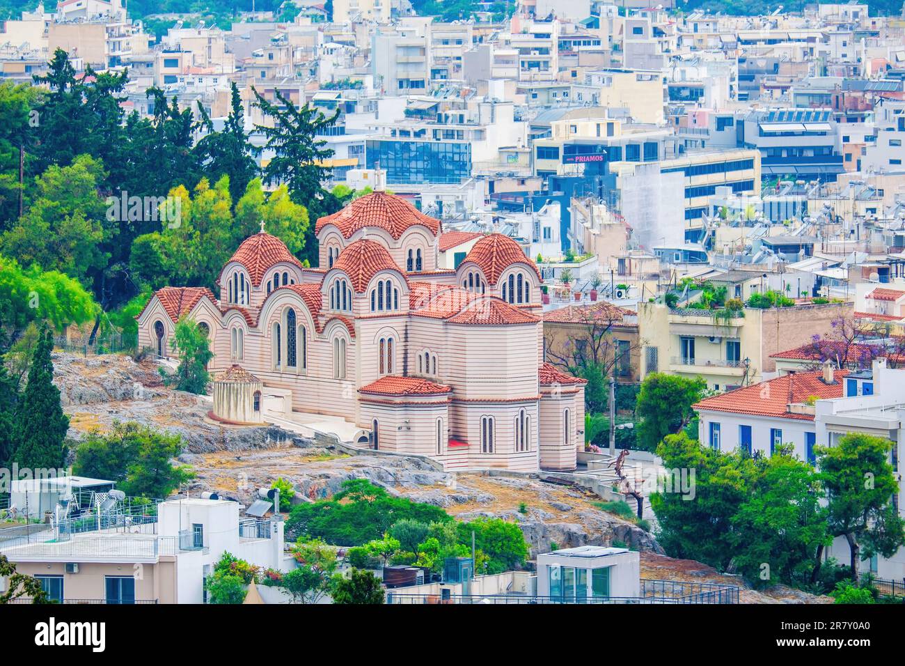 Vista sui quartieri Plaka e Monastiraki e sul Monte Licabetto dall'Acropoli Foto Stock