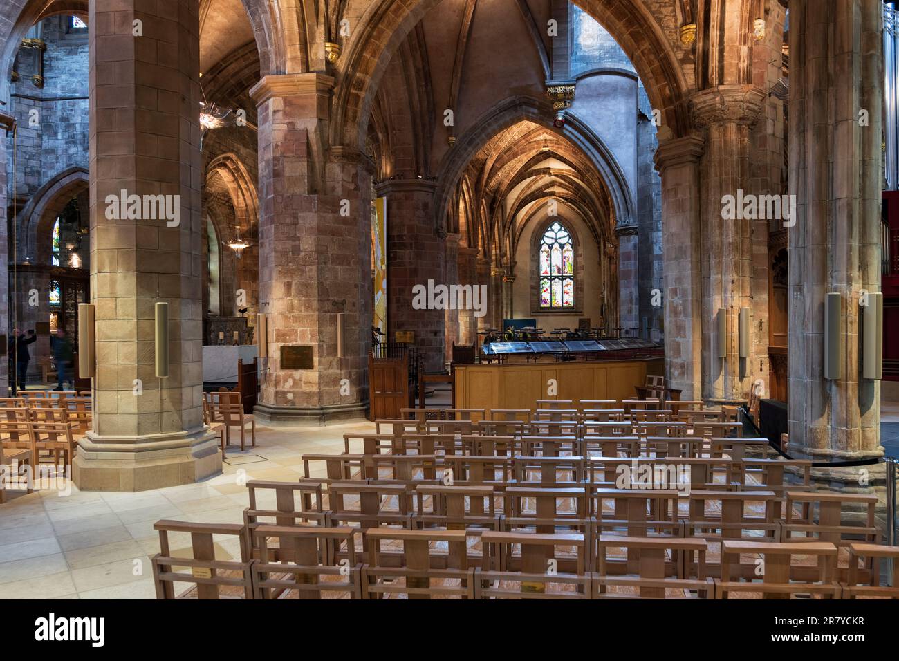 Interno della Cattedrale di St Giles nella città di Edimburgo, Scozia, Regno Unito. High Kirk di Edimburgo chiesa parrocchiale gotica fondata nel 12th ° secolo. Foto Stock