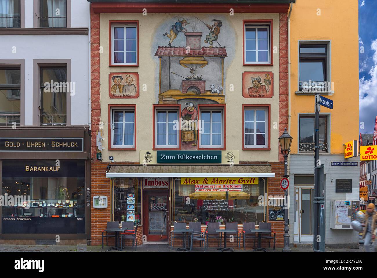 Pittura di facciata con Max e Moritz e vedova Bolte, Coblenza Renania-Palatinato, Germania Foto Stock