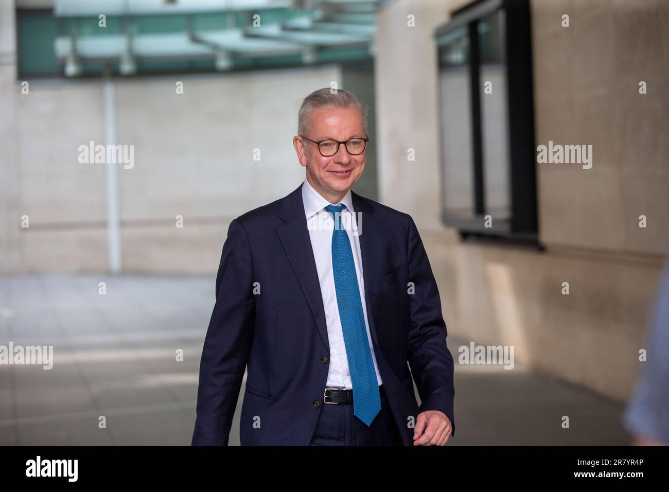 Londra, Inghilterra, Regno Unito. 18th giugno, 2023. Segretario di Stato per gli alloggi, le comunità e il governo locale MICHAEL GOVE è seenoutside BBC come appare la Domenica con Laura Kuenssberg. (Credit Image: © Tayfun Salci/ZUMA Press Wire) SOLO PER USO EDITORIALE! Non per USO commerciale! Foto Stock