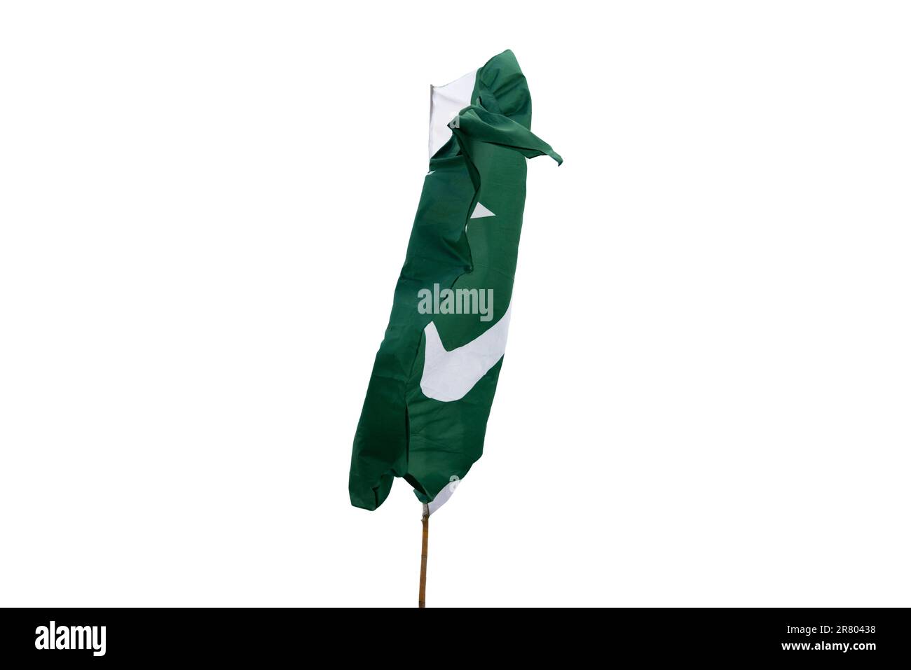 La bandiera nazionale del Pakistan vola nel cielo. Foto Stock