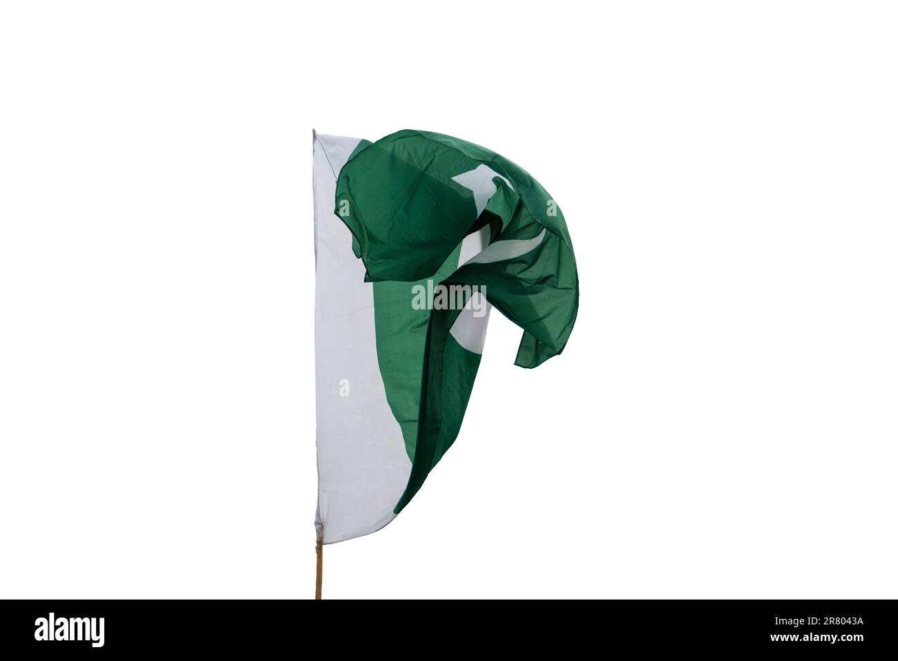 La bandiera nazionale del Pakistan vola nel cielo. Foto Stock