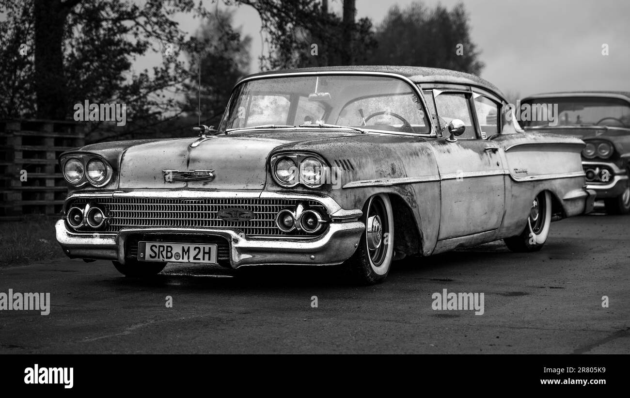 FINOWFURT, GERMANIA - 06 MAGGIO 2023: La Chevrolet Delray, 1958. Bianco e nero. Festival di gara 2023. Apertura stagionale. Foto Stock