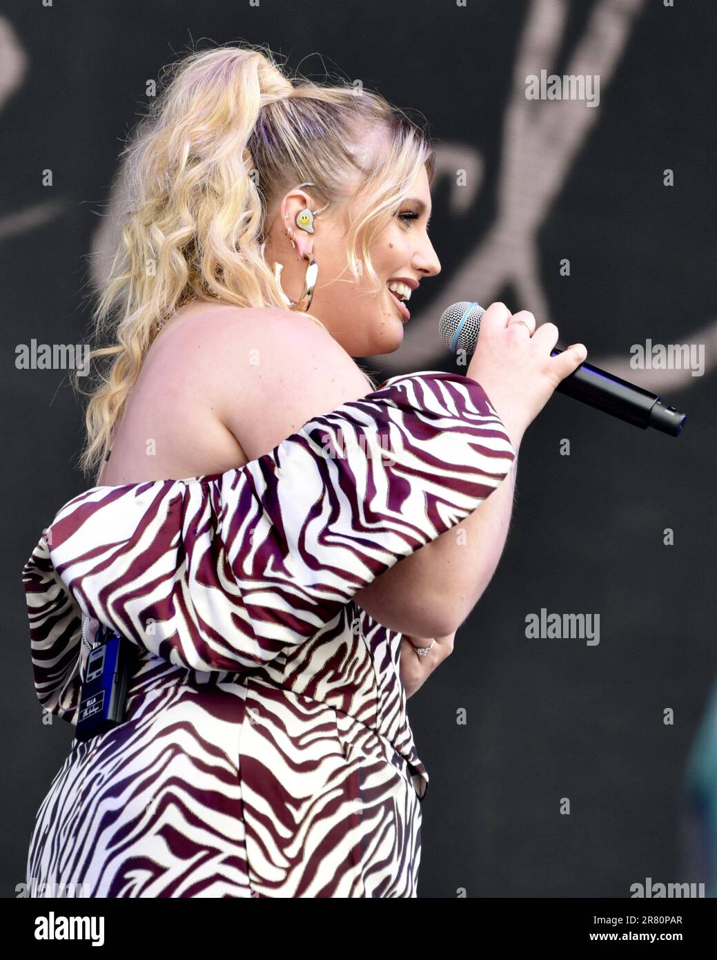 Ella Henderson. Festa dell'isola di Wight. Domenica 18 giugno Foto Stock