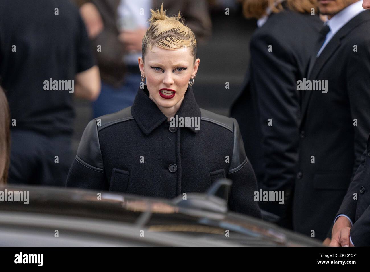 Milano, Italia. 08th giugno, 2022. Milano, settimana della moda di Milano, Primavera Estate 2024. Milano, Moda uomo, Primavera Estate 2024. Prada Fashion show arrivi foto: Guest Credit: Independent Photo Agency/Alamy Live News Foto Stock