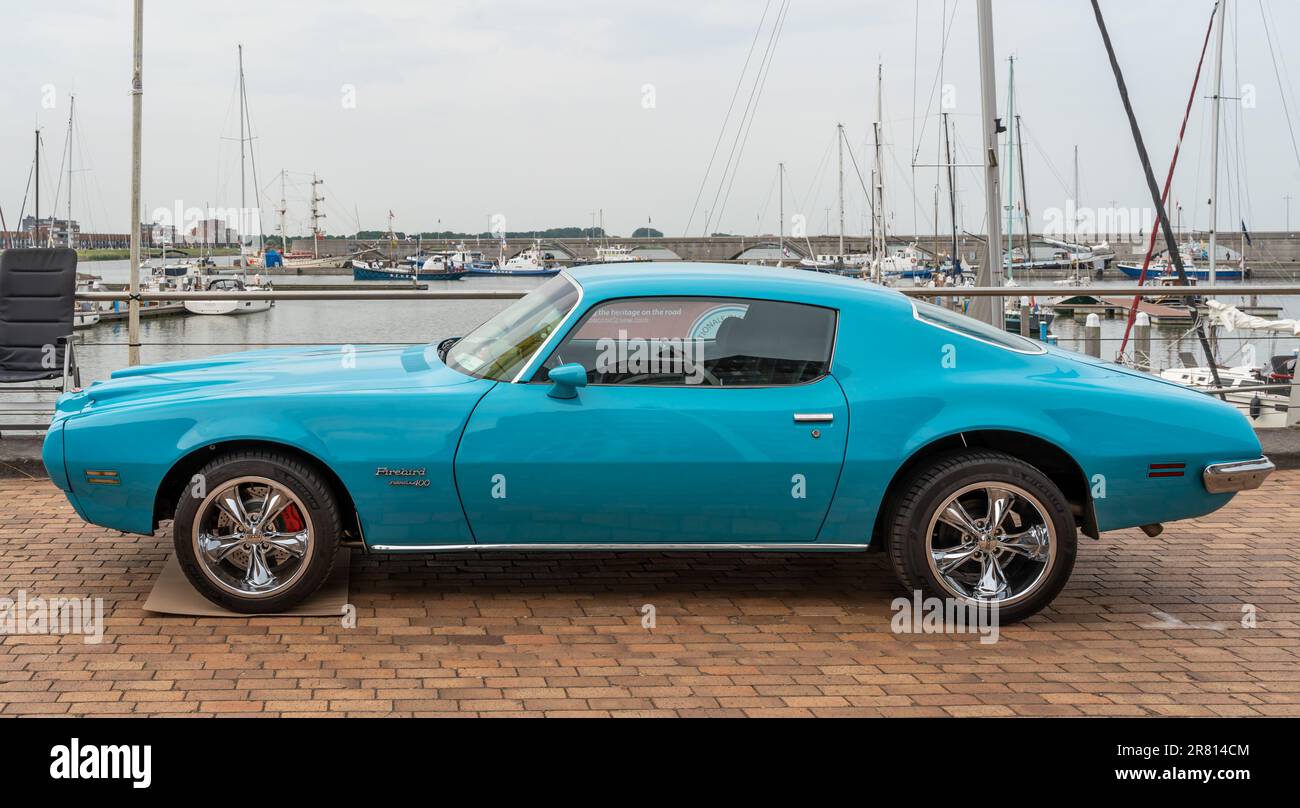 Lelystad, Paesi Bassi, 18.06.2023, vista laterale della vettura retrò Pontiac Firebird Formula 400 dal 1970 al National Oldtimer Day Foto Stock