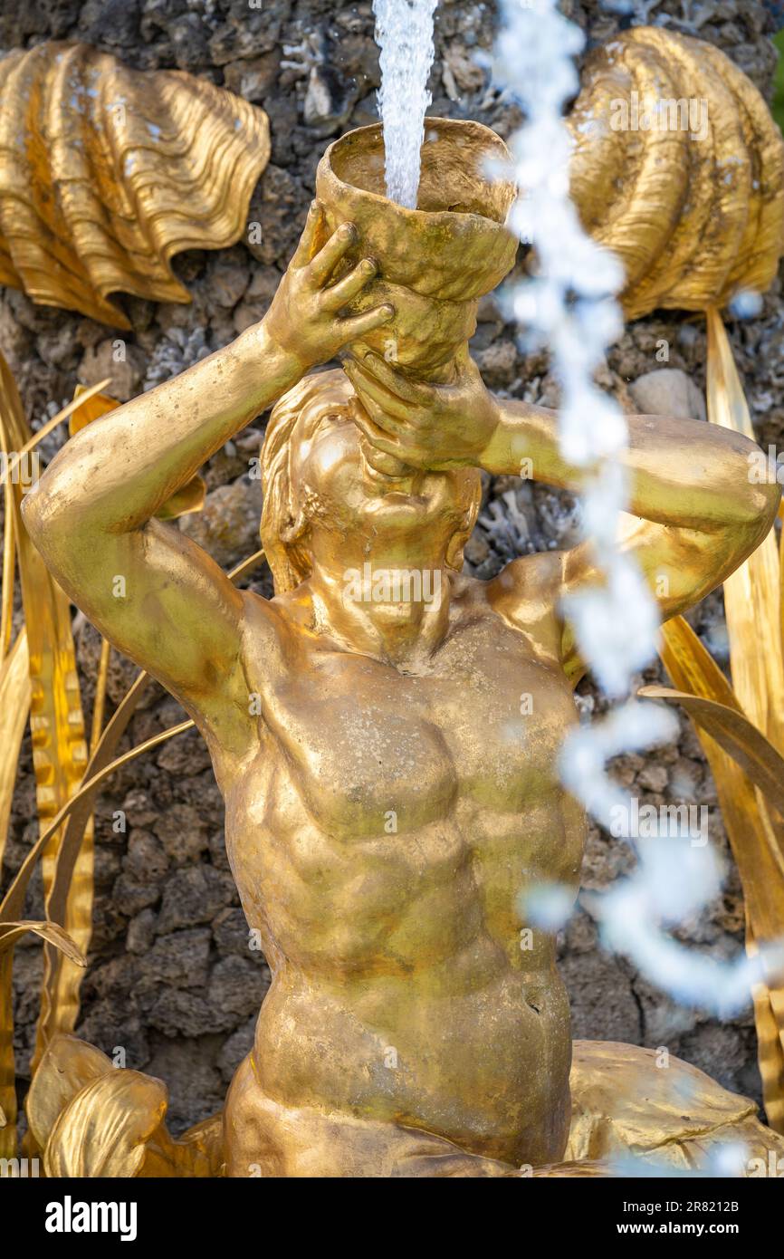 Giardino barocco olandese del Palazzo Loo , un ex palazzo reale e oggi un museo nazionale situato nella periferia di Apeldoorn nei Paesi Bassi Foto Stock