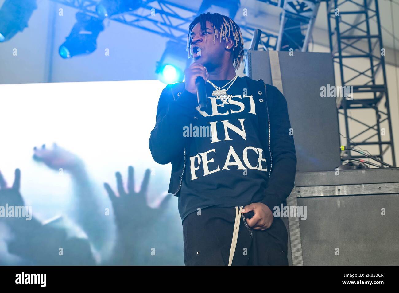 Ken Carson suona durante il giorno 3 del 2023 Bonnaroo Music & Arts Festival il 17 giugno 2023 a Manchester, Tennessee. Foto: Darren Eagles/imageSPACE Foto Stock