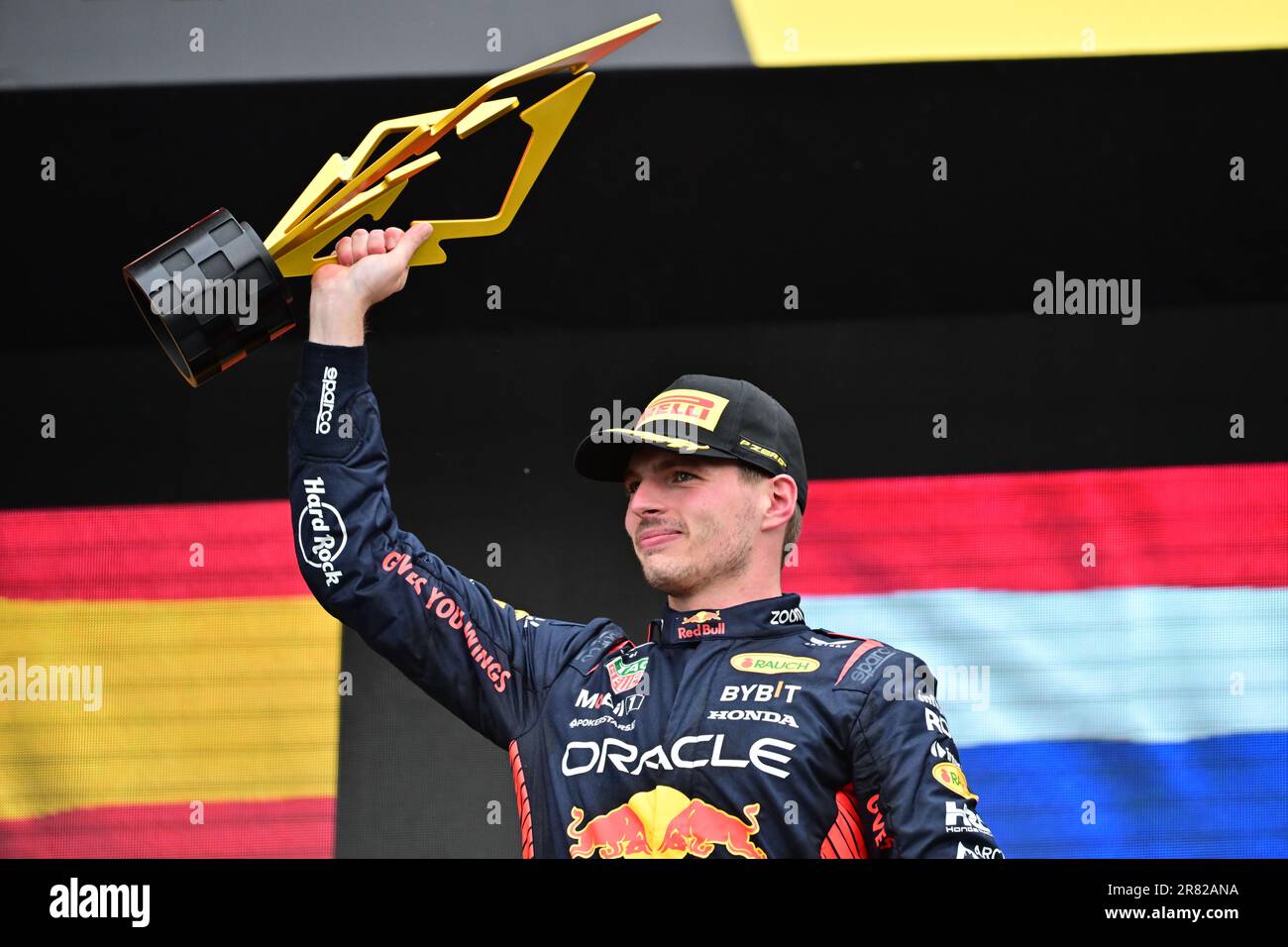 VERSTAPPEN Max (Ned), Red Bull Racing RB19, ritratto celebra la vittoria di Red Bull 100th sul podio durante la Formula 1 Pirelli Grand Prix du Canada, 8th° round del Campionato del mondo di Formula uno 2023 dal 16 al 18 giugno 2023 sul circuito di Gilles Villeneuve, a Montreal, Canada Foto Stock