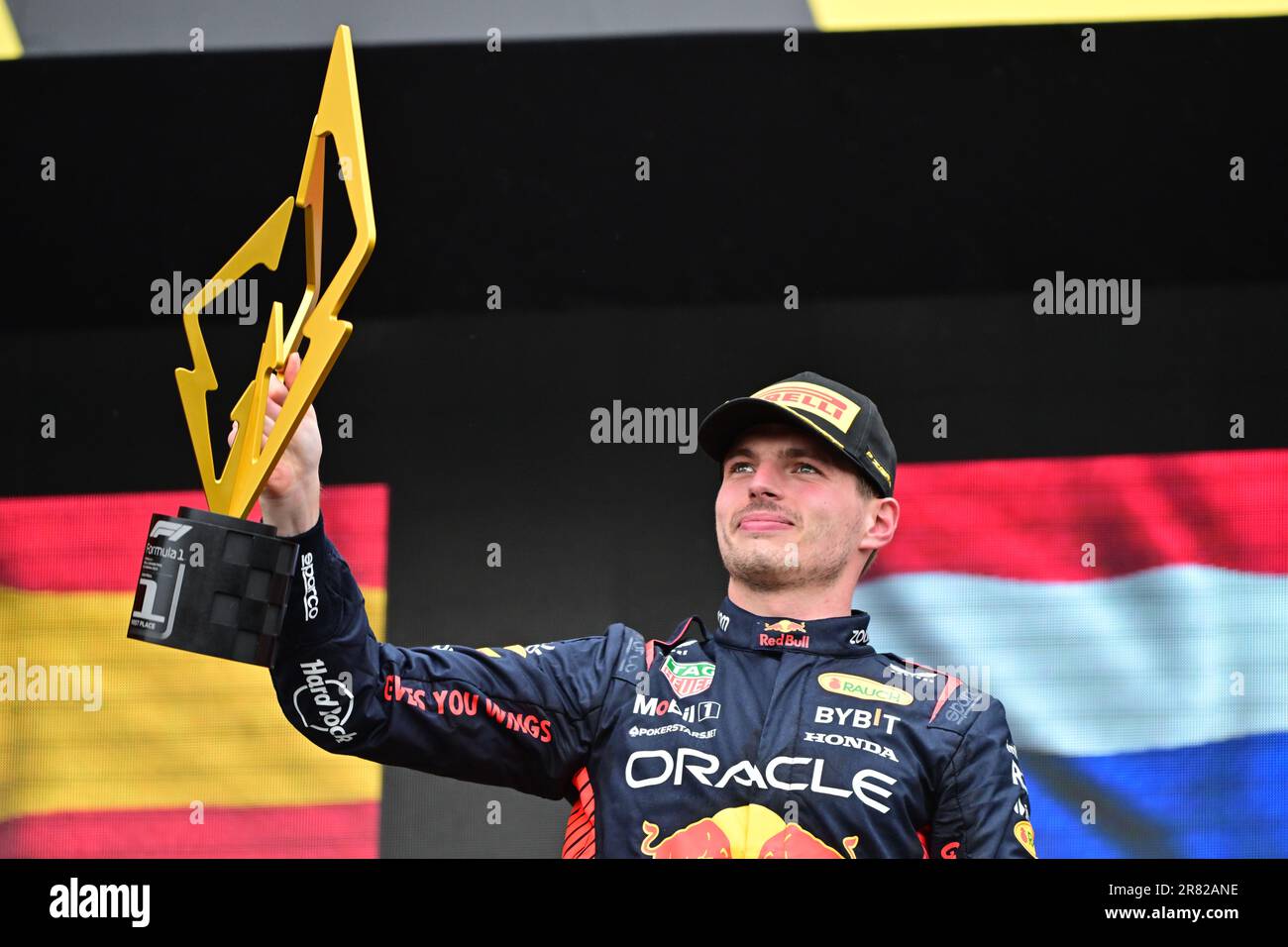 VERSTAPPEN Max (Ned), Red Bull Racing RB19, ritratto celebra la vittoria di Red Bull 100th sul podio durante la Formula 1 Pirelli Grand Prix du Canada, 8th° round del Campionato del mondo di Formula uno 2023 dal 16 al 18 giugno 2023 sul circuito di Gilles Villeneuve, a Montreal, Canada Foto Stock