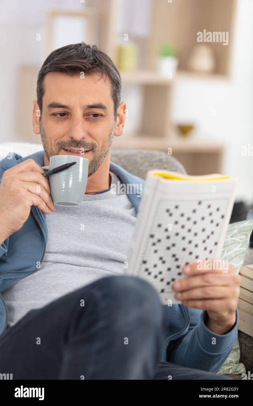 informazioni per il tempo libero e concetto di anziani Foto Stock