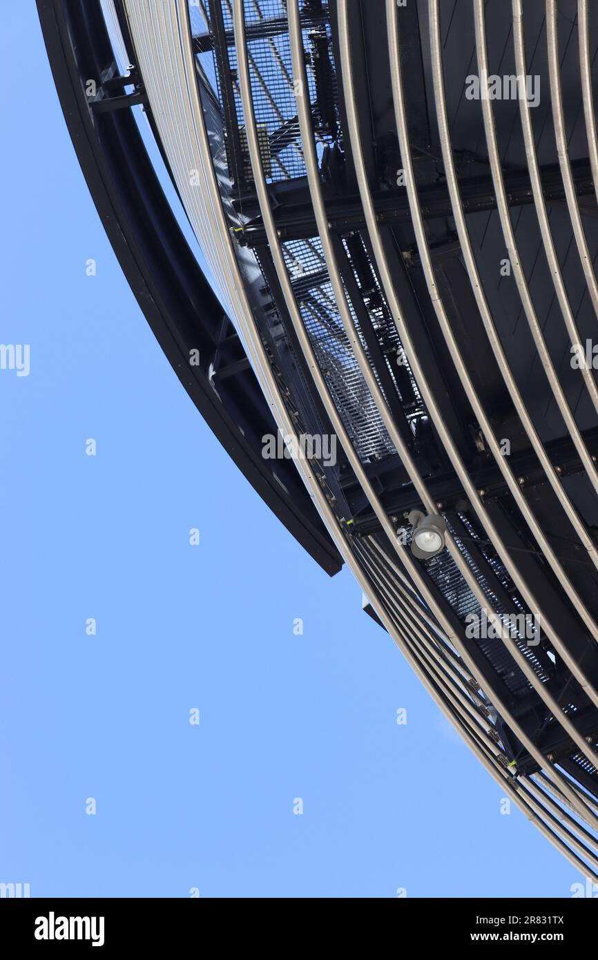 Esterno della parte Showcase Cinema de Lux del centro commerciale WestQuay, Southampton, che mostra l'esclusivo rivestimento architettonico, aprile 2023. Foto Stock