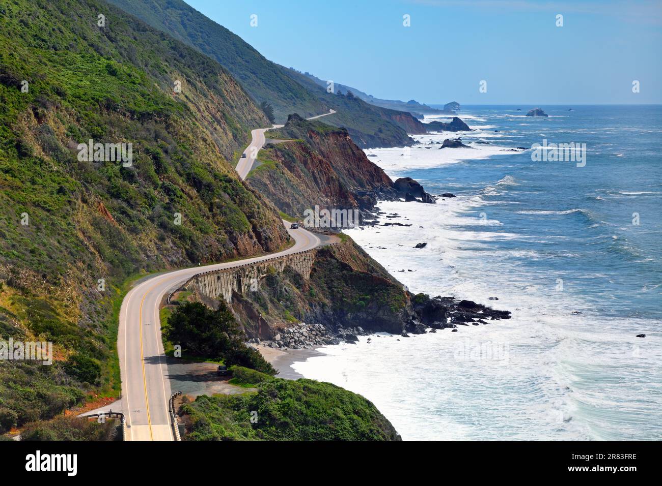 Autostrada 1 e costa, vista da Nacimiento-Fergusson Road, CA, Stati Uniti Foto Stock
