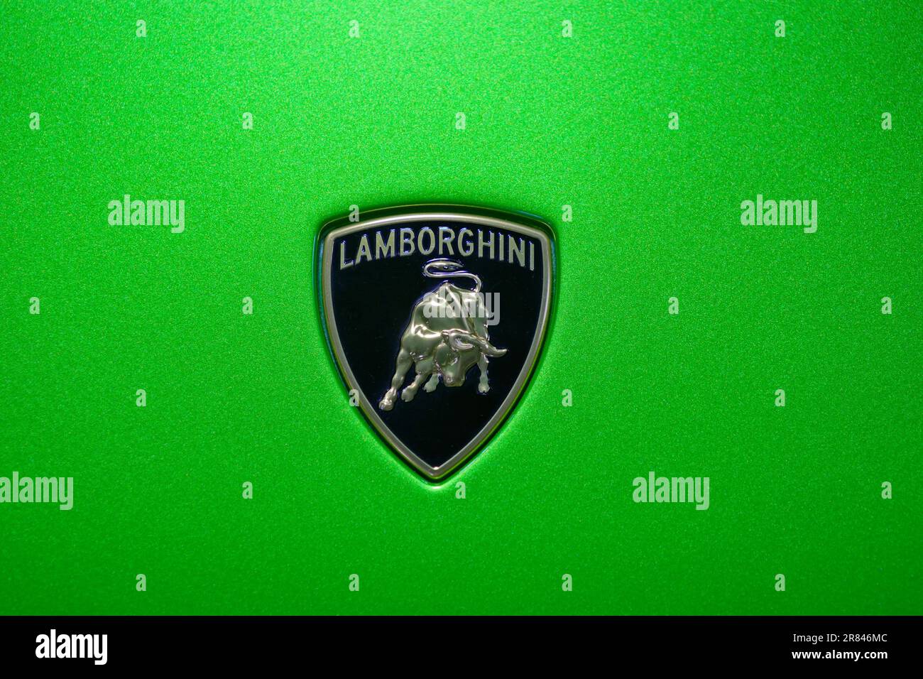 DUBAI, Emirati Arabi Uniti - Giugno, 2023: Lamborghini  Huracan, logo supercar di lusso dettaglio Foto Stock