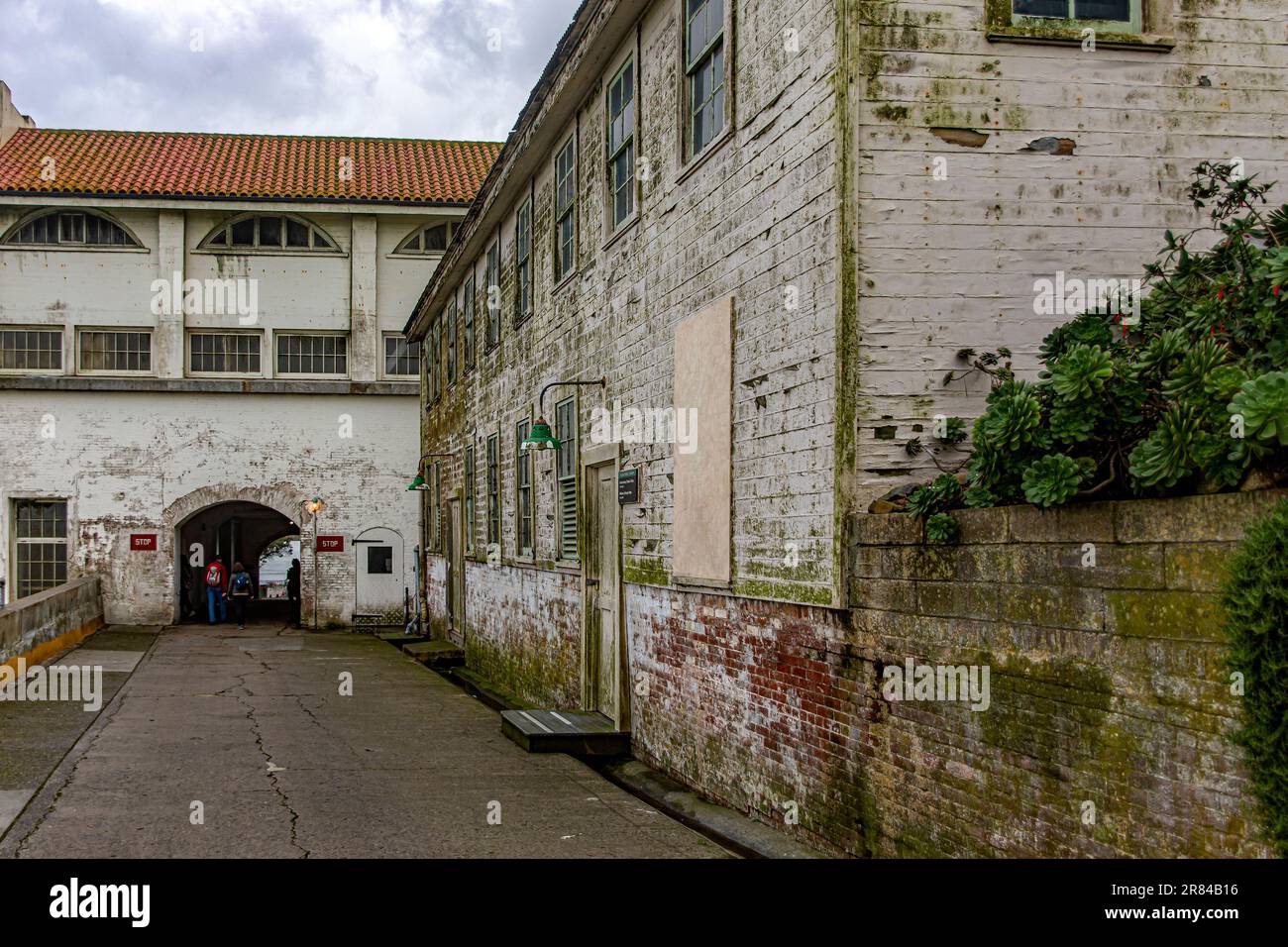 Ex ingresso della prigione federale di massima sicurezza di Alcatraz nella baia di San Francisco, nello stato della California, Stati Uniti d'America. Foto Stock