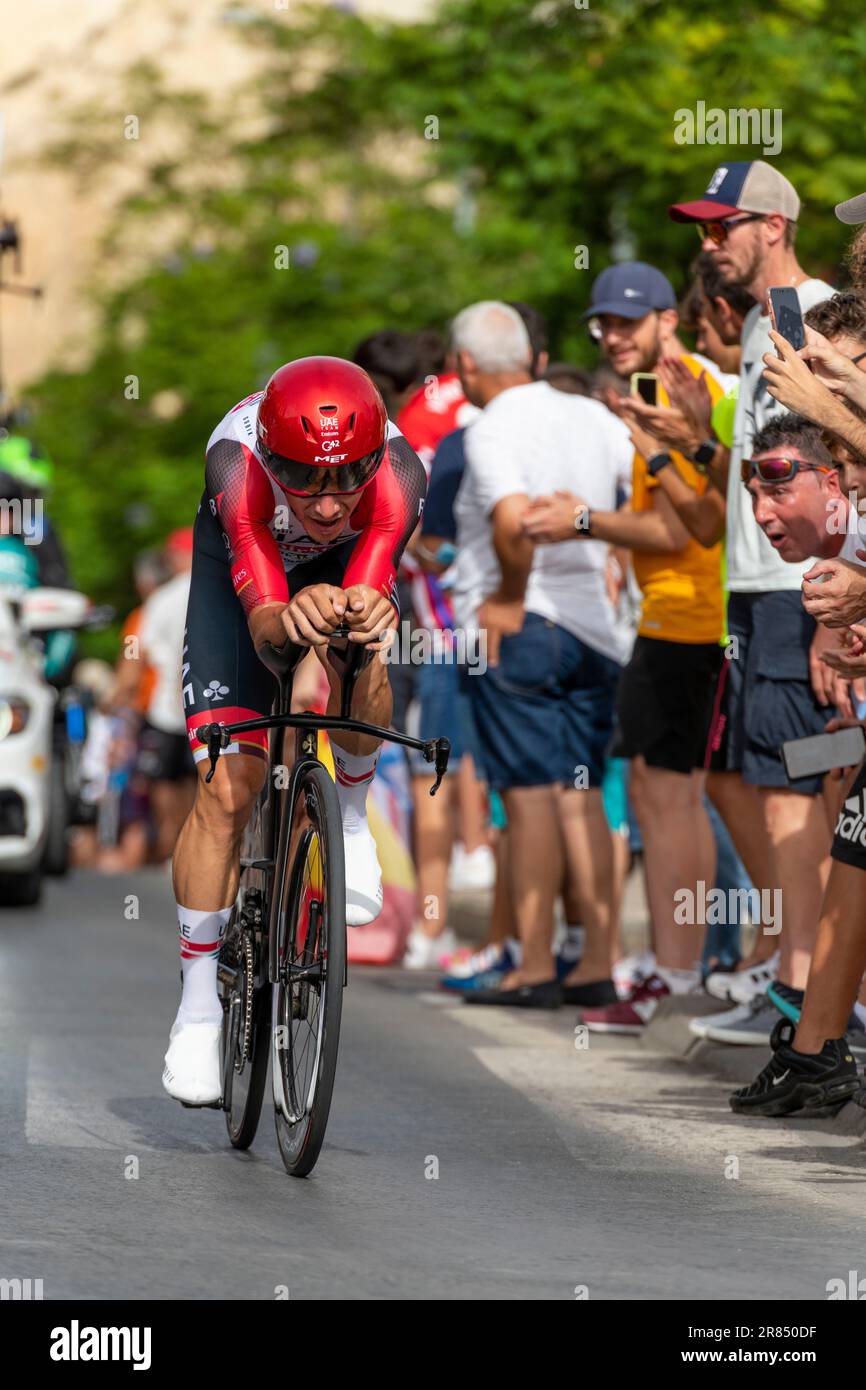 Alicante, Spagna - 08,30,2022 - Joao Almeida della squadra degli Emirati Arabi Uniti sprint durante il 77th Tour della Spagna 2022, fase 10 un cronometro individuale 30,9km. Foto Stock