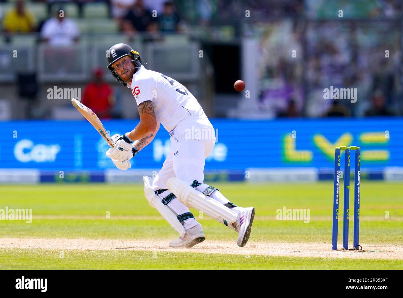 Il ben Stokes inglese durante il quarto giorno della prima partita di test degli Ashes a Edgbaston, Birmingham. Data immagine: Lunedì 19 giugno 2023. Foto Stock