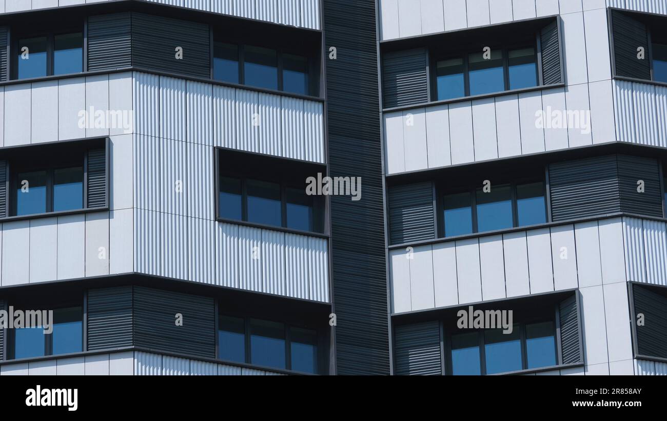 L'edificio modulare più alto d'Europa, Enlcave: Croydon, a 158 metri e un edificio a 50 piani si avvicina al completamento della stazione di East Croydon, South London, Foto Stock