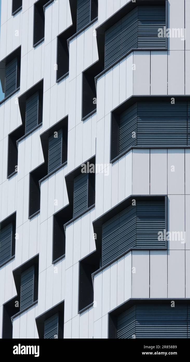 L'edificio modulare più alto d'Europa, Enlcave: Croydon, a 158 metri e un edificio a 50 piani si avvicina al completamento della stazione di East Croydon, South London, Foto Stock