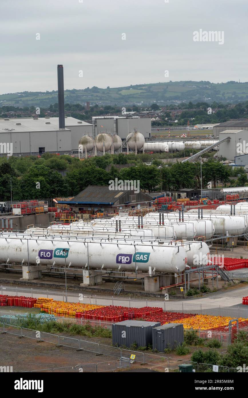 Belfast, Irlanda del Nord, Regno Unito. Giugno 2023. Centro di stoccaggio e distribuzione di gas di petrolio liquido vicino al porto di Belfast. Foto Stock