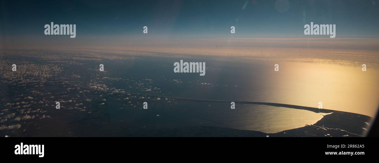 Vista panoramica al tramonto dall'aereo Foto Stock