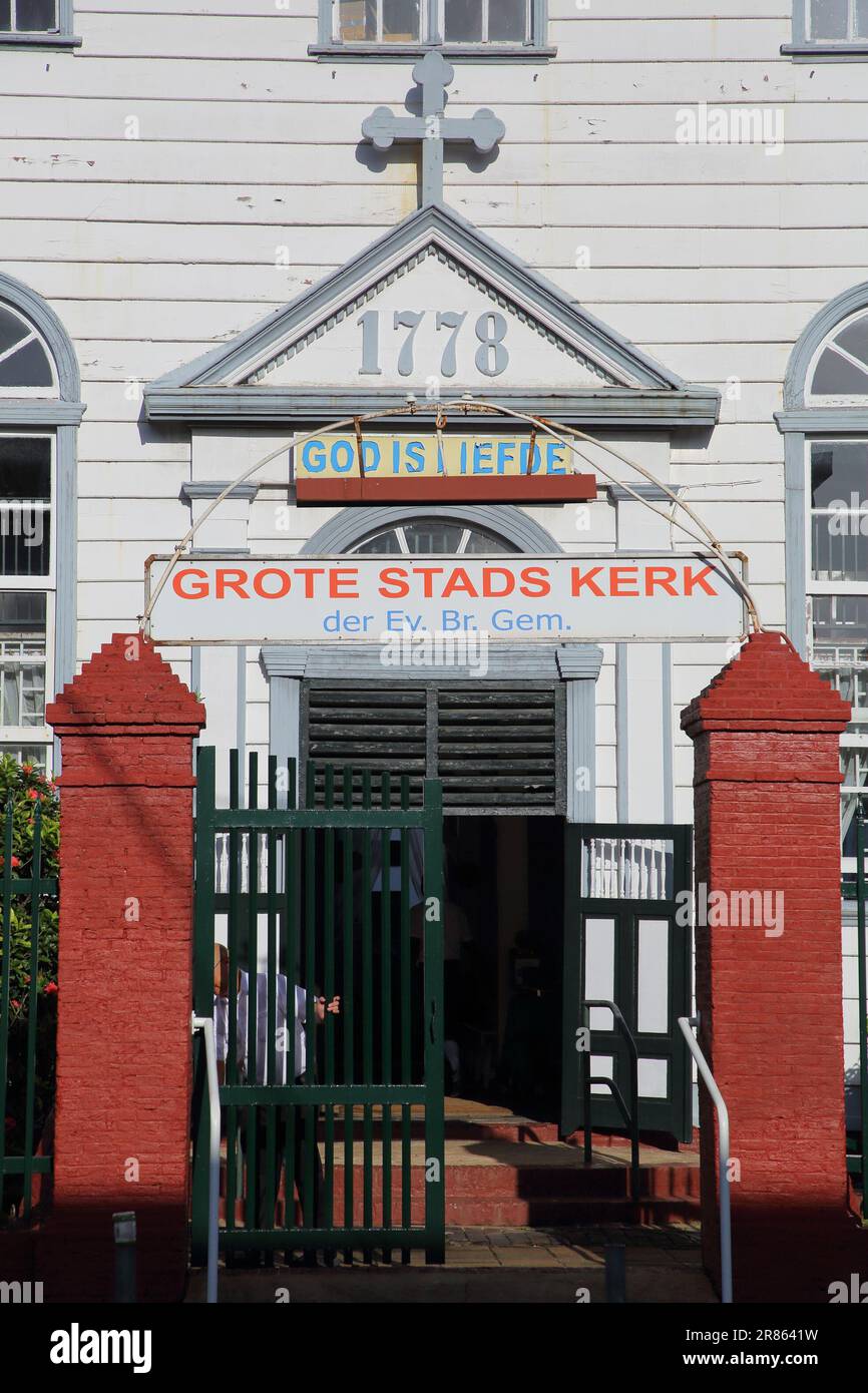 Nel Grote Stadskerk dell'Evangelische Broedergemeente Suriname (Hernhutters o Fratelli Moravi) dal 1778, un grande servizio festivo di ringraziamento si tenne il 1 luglio 1863 per l'abolizione della schiavitù, il 18 giugno 2023, a Paramaribo, Suriname. ANP Ranu Abhelakh olanda fuori - belgio fuori Foto Stock