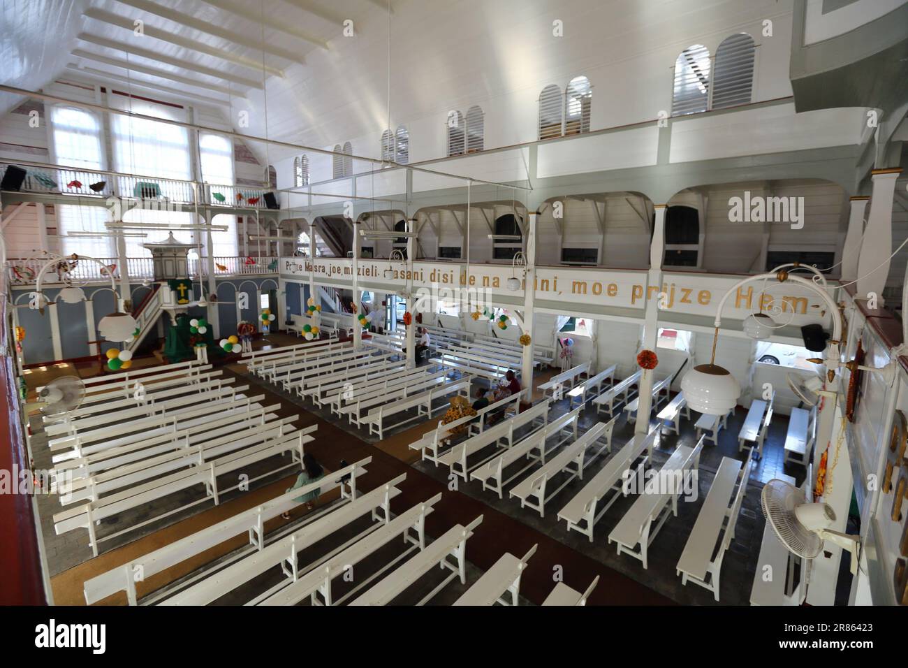 Nel Grote Stadskerk dell'Evangelische Broedergemeente Suriname (Hernhutters o Fratelli Moravi) dal 1778, un grande servizio festivo di ringraziamento si tenne il 1 luglio 1863 per l'abolizione della schiavitù, il 18 giugno 2023, a Paramaribo, Suriname. ANP Ranu Abhelakh olanda fuori - belgio fuori Foto Stock