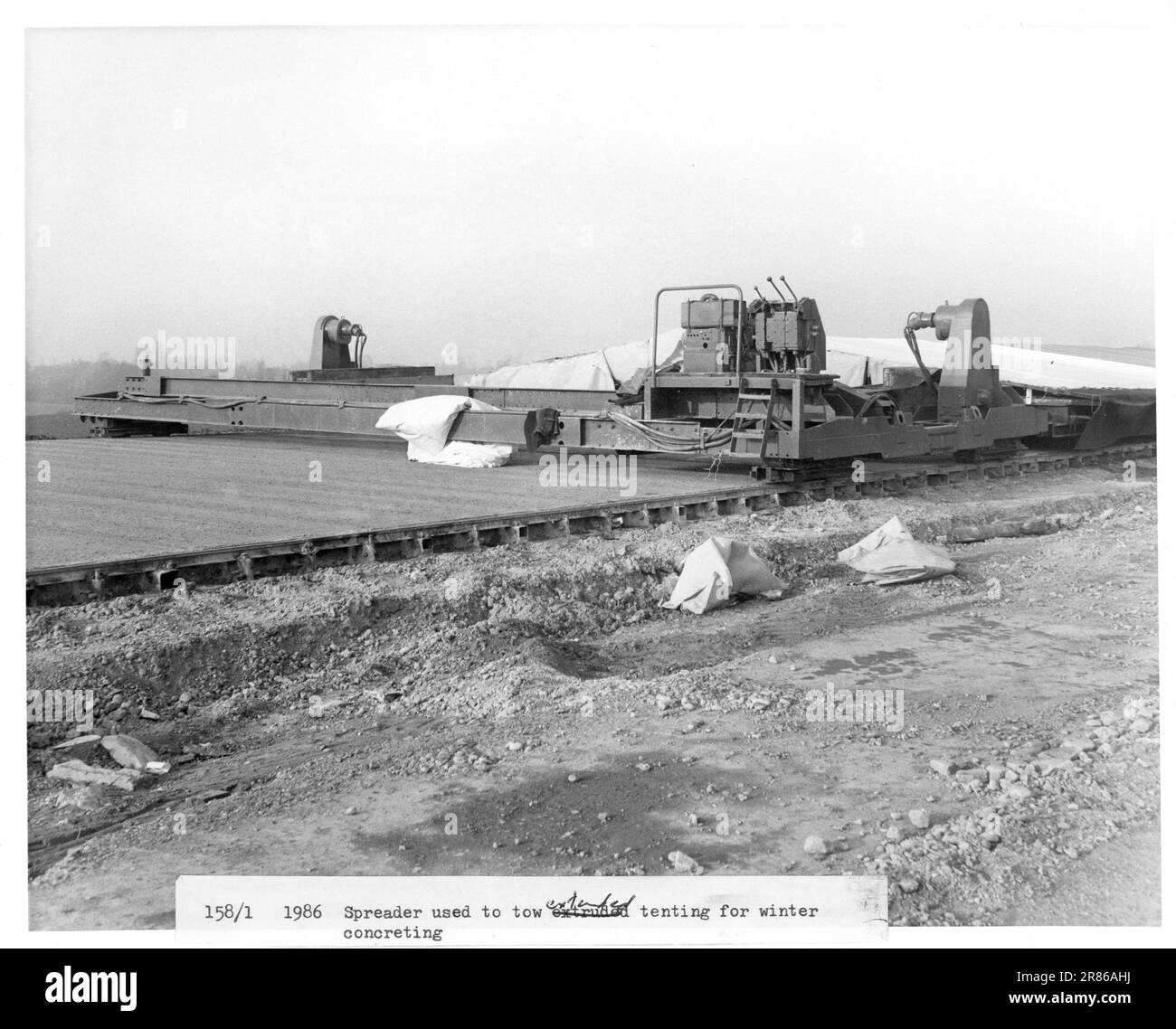 La costruzione dell'autostrada M11 tra Londra e Cambridge nel 1975. Foto Stock