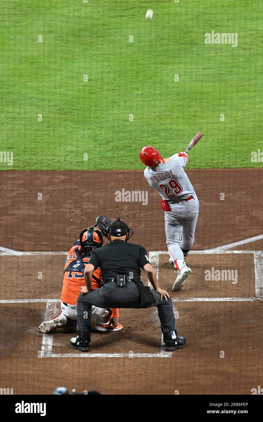 Cincinnati Reds Center Fielder TJ Friedl (29) battendo in cima al primo inning durante il gioco di interleague MLB tra i Cincinnati Reds e t Foto Stock