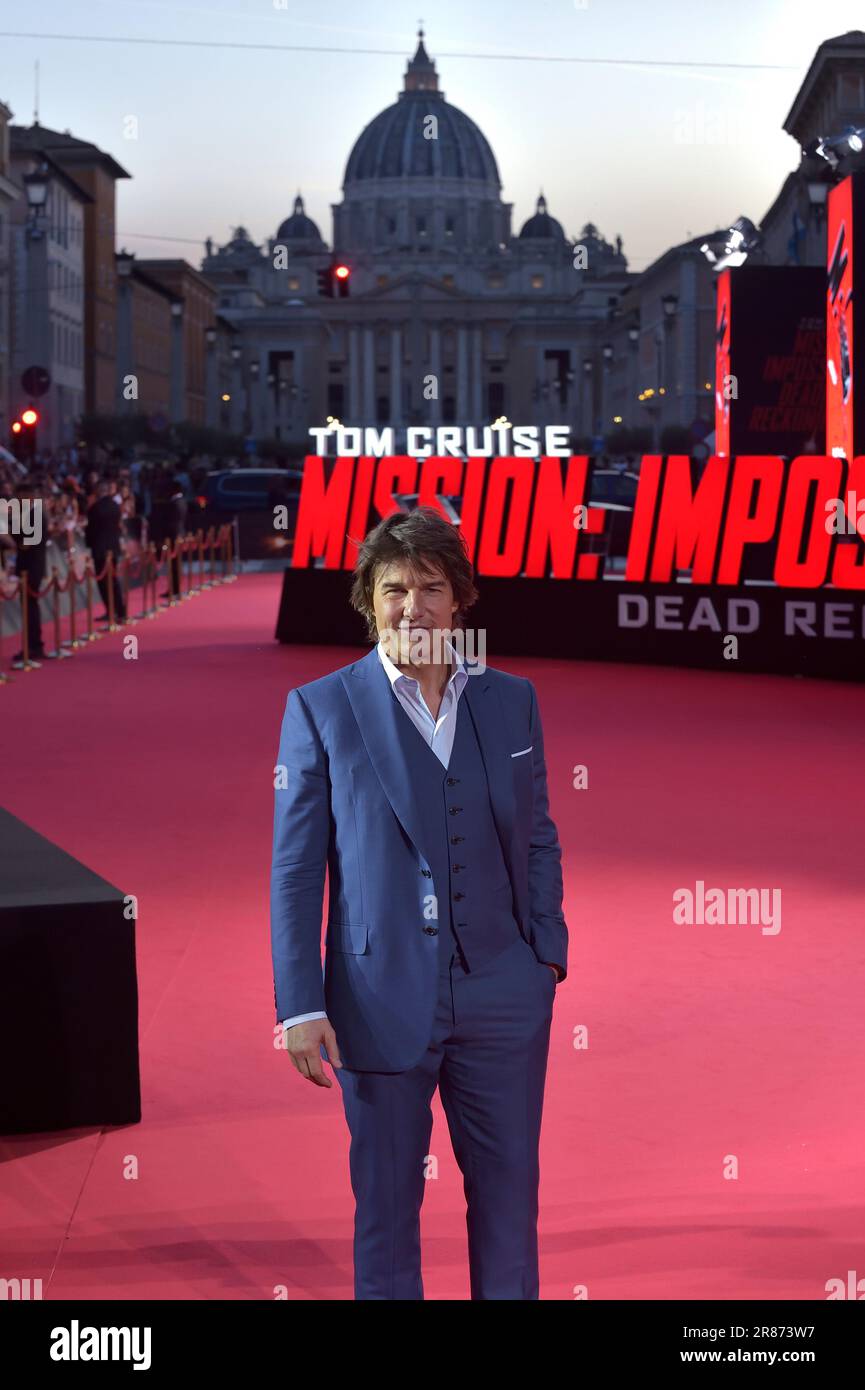 Roma, Italia. 19th giugno, 2023. Tom Cruise arriva a Piazza di Spagna in vista della prima parte del film "Mission: Impossible - Dead Reckoning Part One" a Roma il 19 giugno 2023. Foto di Rocco Spaziani/UPI Credit: UPI/Alamy Live News Foto Stock